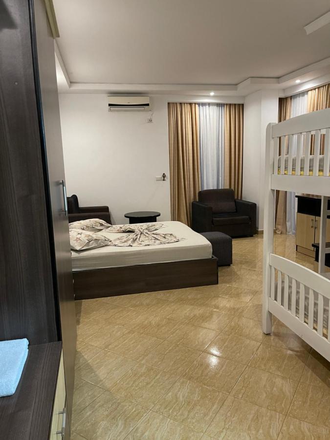Hotel Zverneci Екстериор снимка