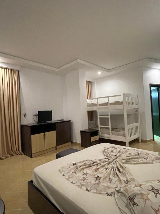 Hotel Zverneci Екстериор снимка